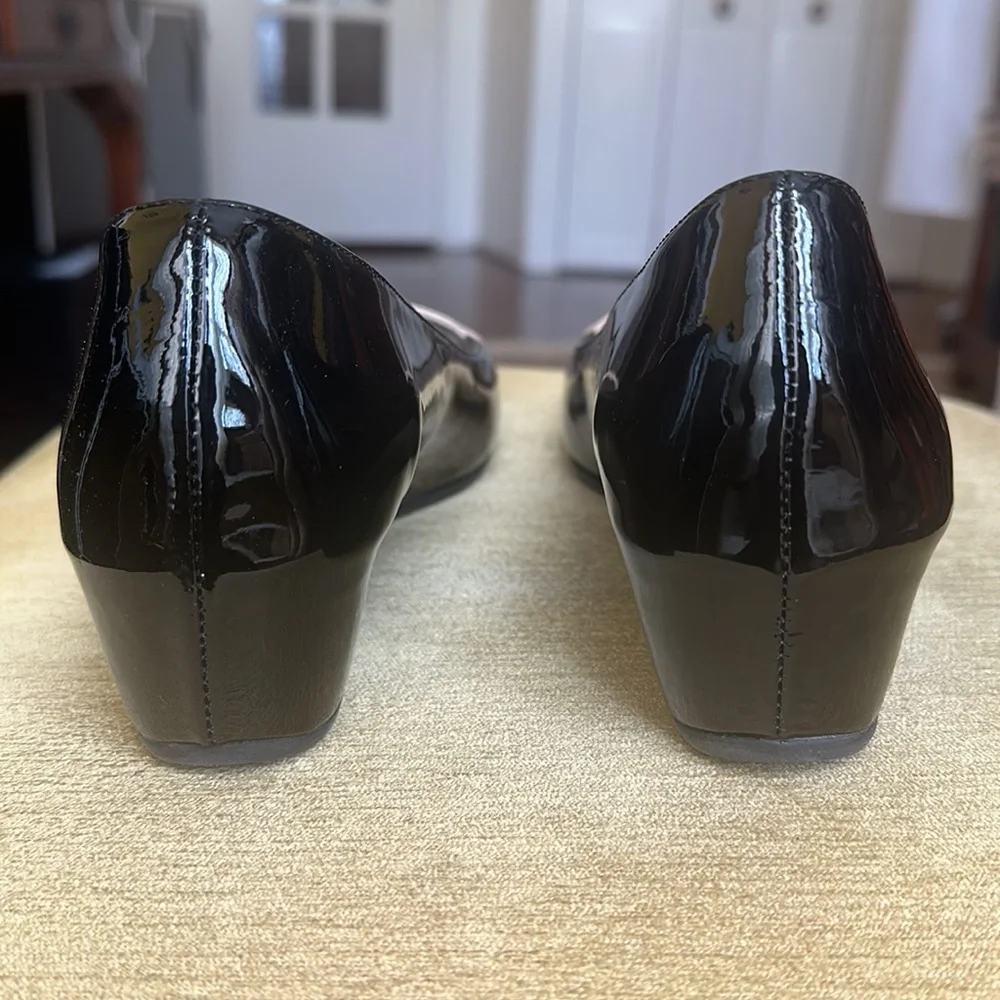 Aquatalia Black Patent Leather Wedge Peep Toe Shoes size 10 NWOB